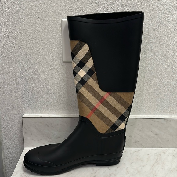 Burberry Rain Boots - Picture 1 of 4